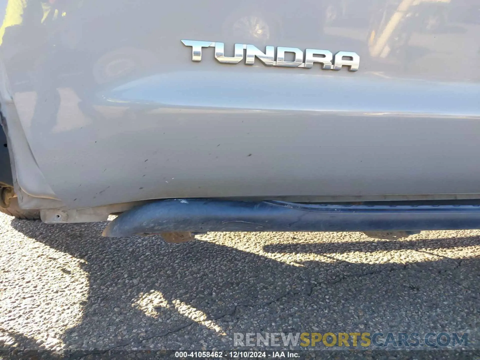 18 Photograph of a damaged car 5TFFY5F14MX287937 TOYOTA TUNDRA 2021