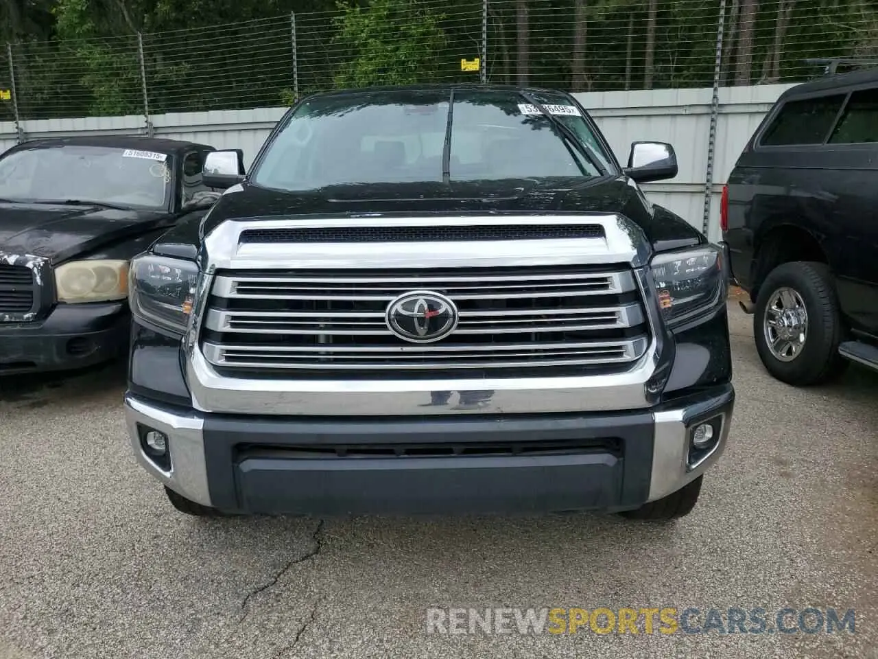 5 Photograph of a damaged car 5TFFY5F19MX275928 TOYOTA TUNDRA 2021