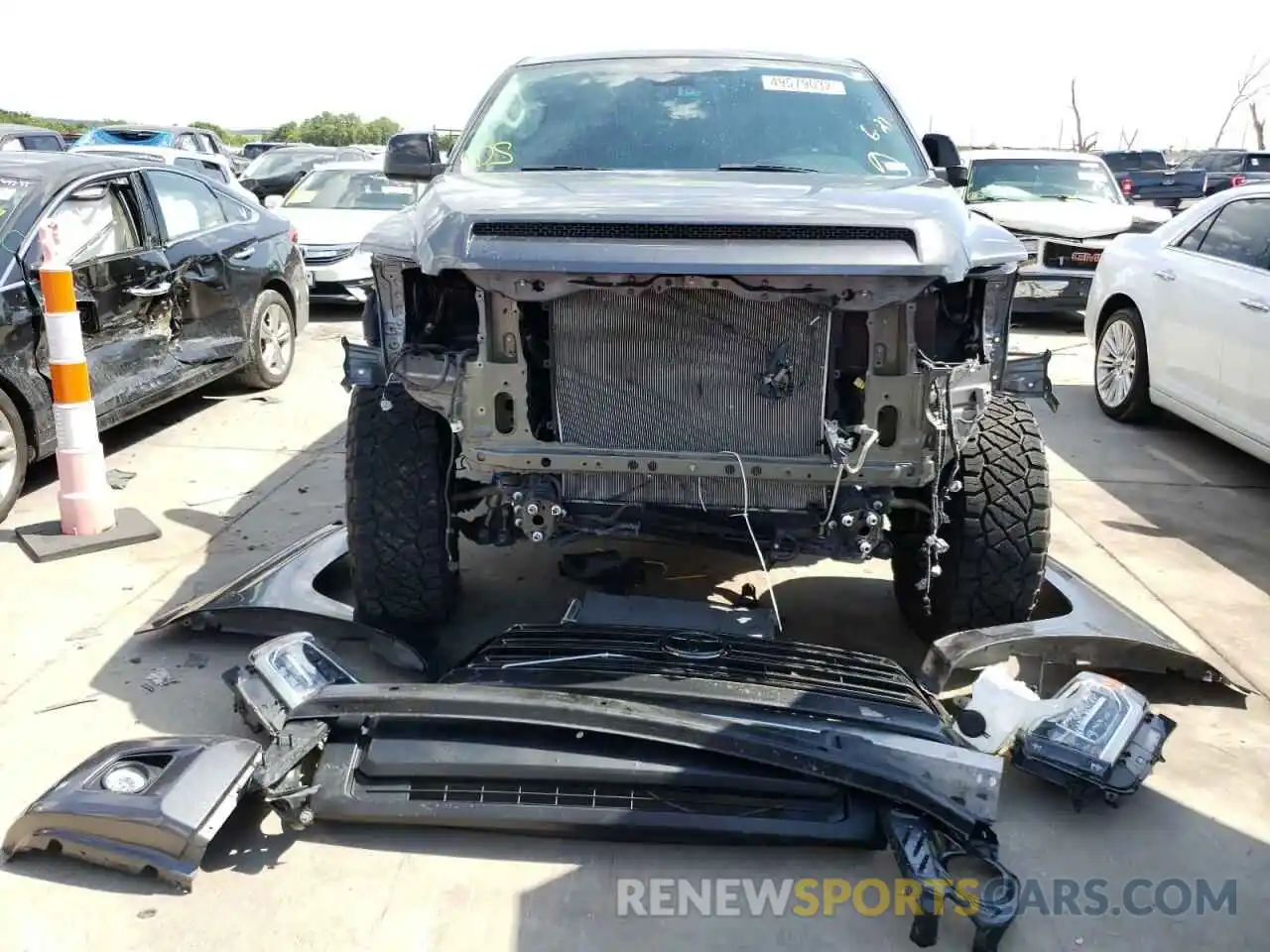 9 Photograph of a damaged car 5TFHY5F10MX991237 TOYOTA TUNDRA 2021