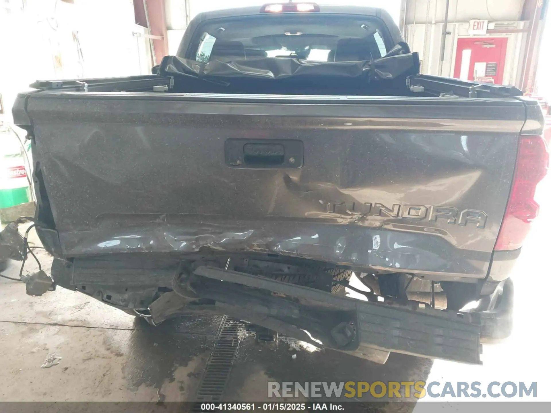 6 Photograph of a damaged car 5TFHY5F11MX011143 TOYOTA TUNDRA 2021