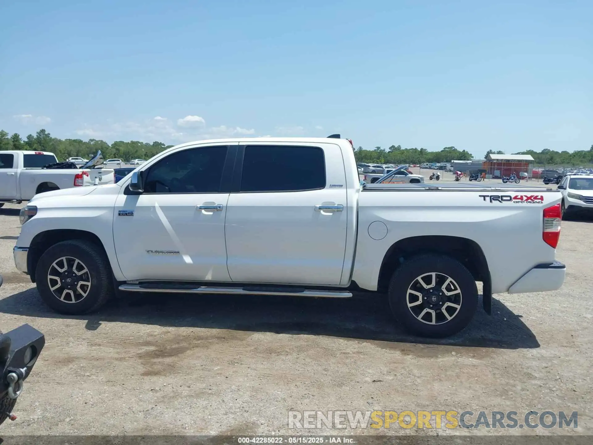 13 Photograph of a damaged car 5TFHY5F11MX990985 TOYOTA TUNDRA 2021