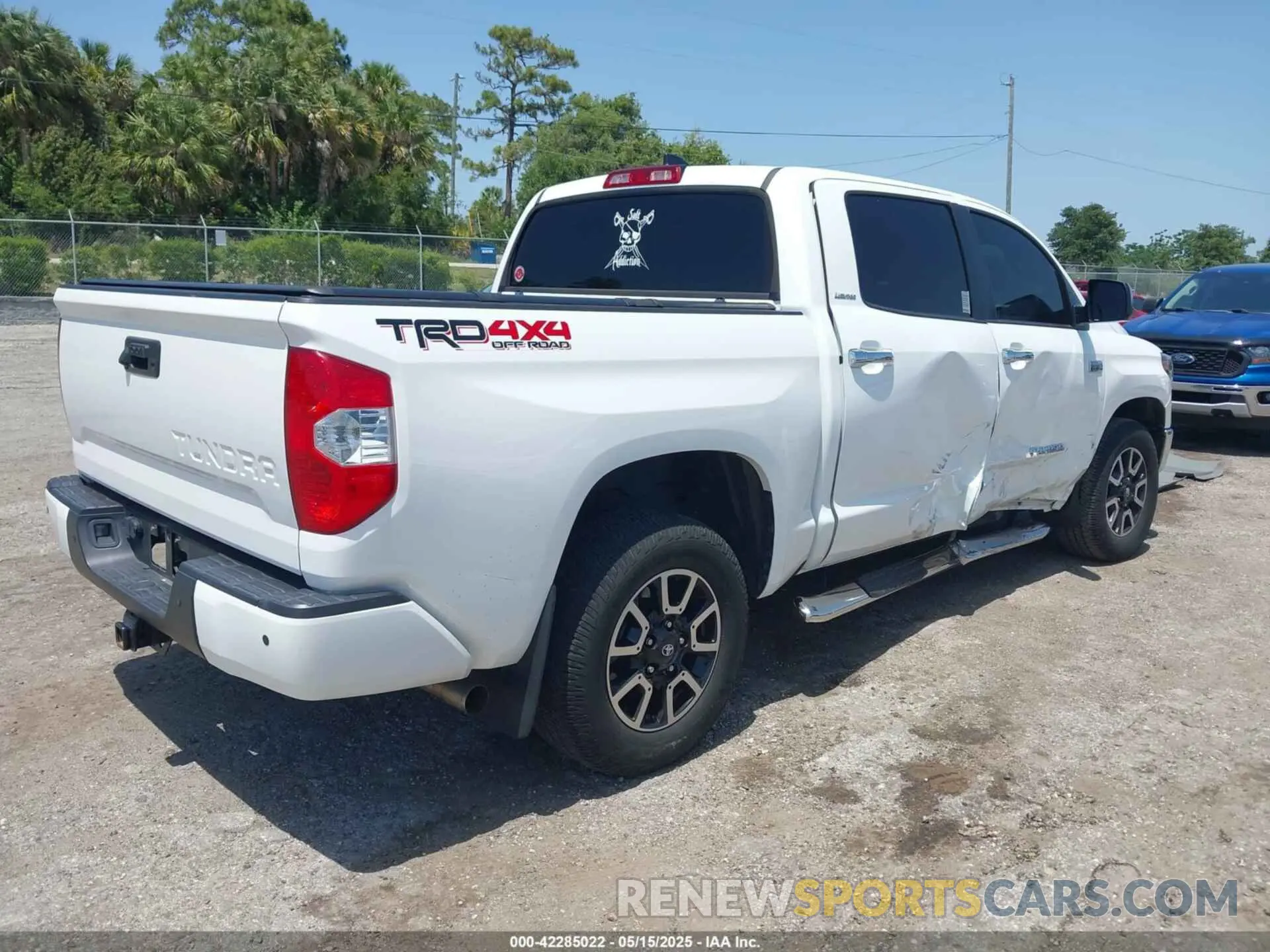4 Photograph of a damaged car 5TFHY5F11MX990985 TOYOTA TUNDRA 2021