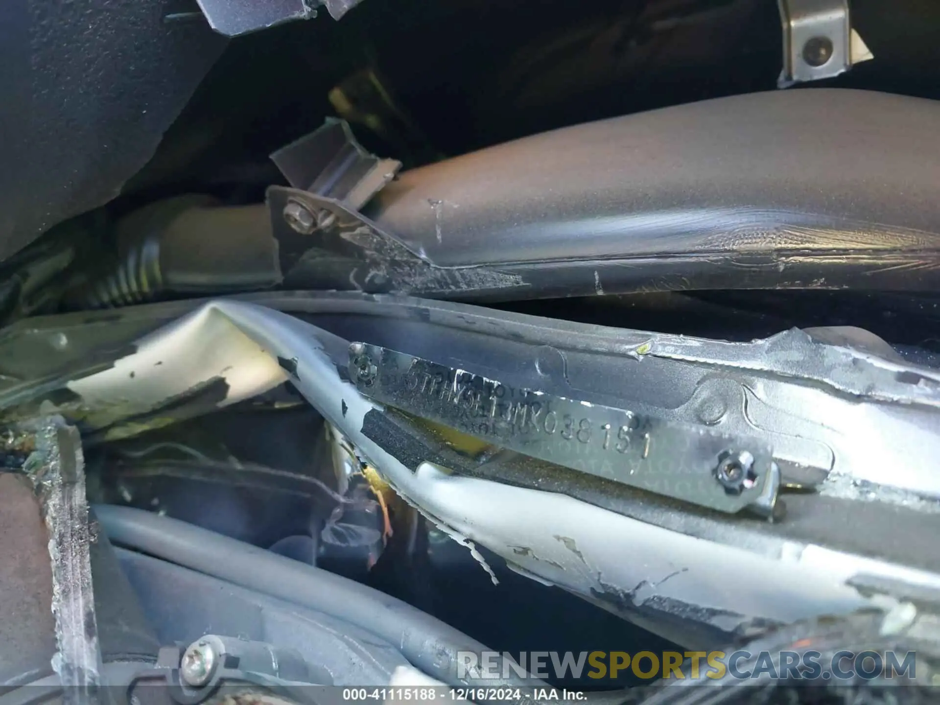 9 Photograph of a damaged car 5TFHY5F13MX038151 TOYOTA TUNDRA 2021