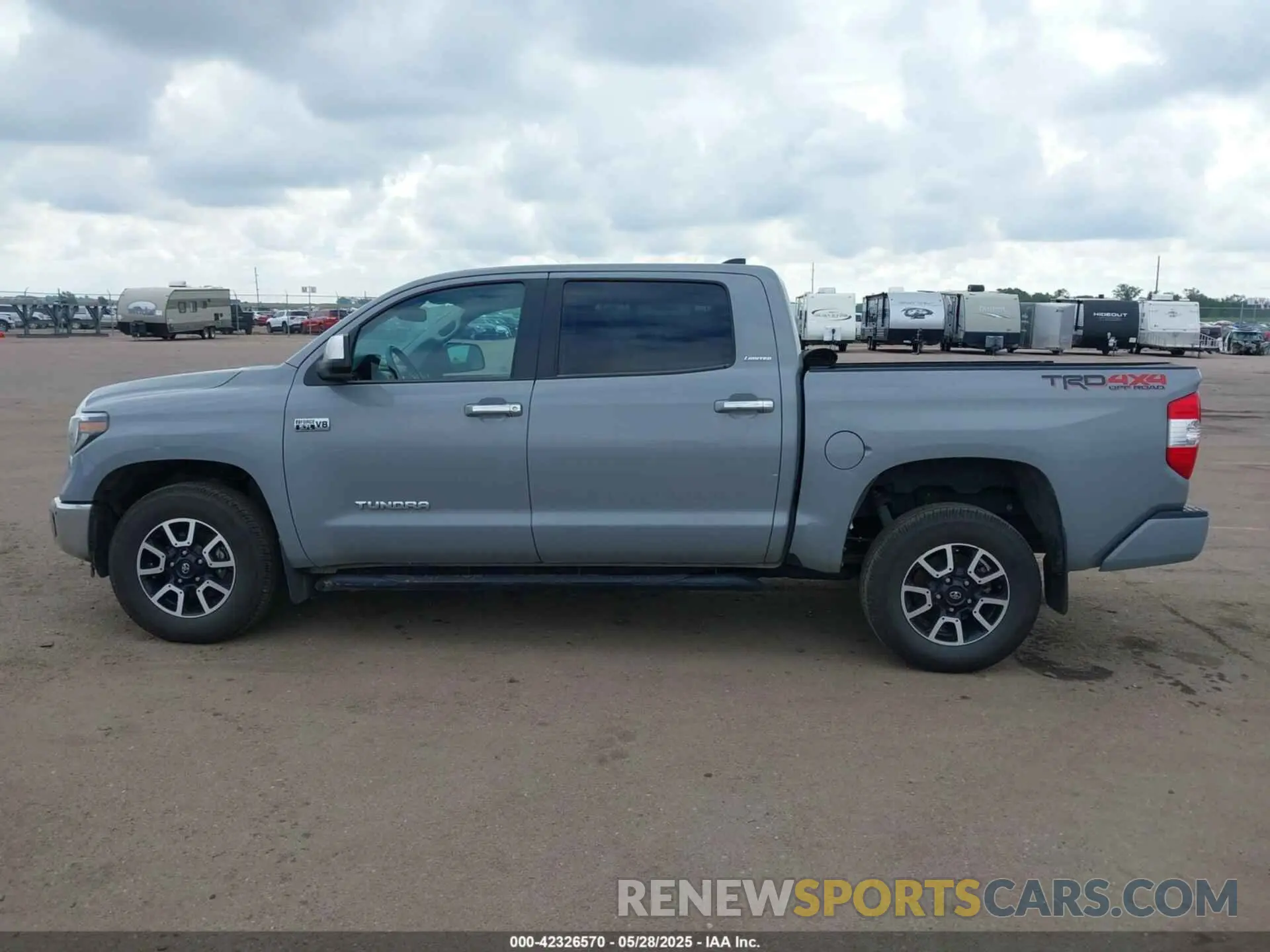 15 Photograph of a damaged car 5TFHY5F14MX035419 TOYOTA TUNDRA 2021