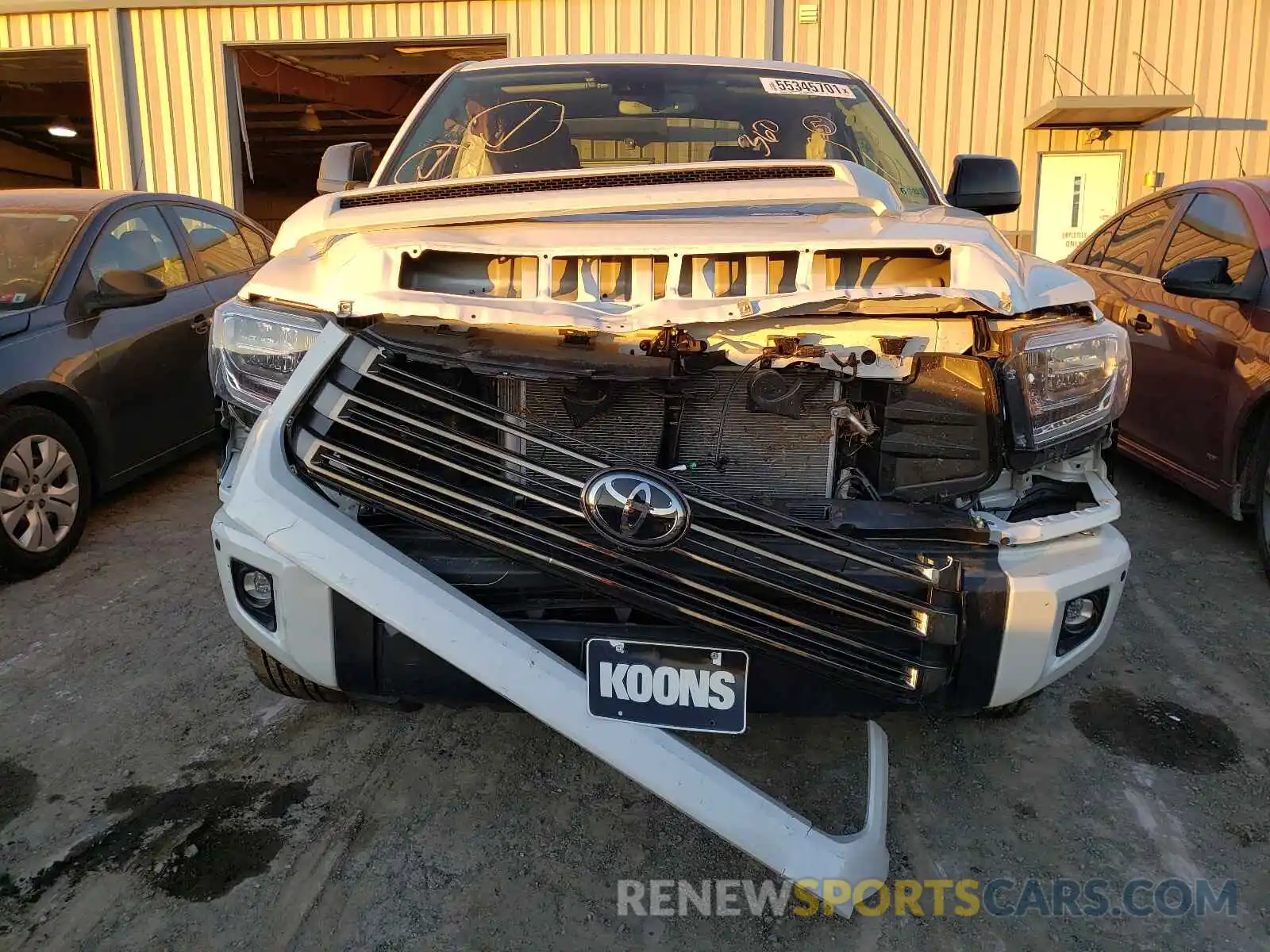 9 Photograph of a damaged car 5TFHY5F17MX014631 TOYOTA TUNDRA 2021