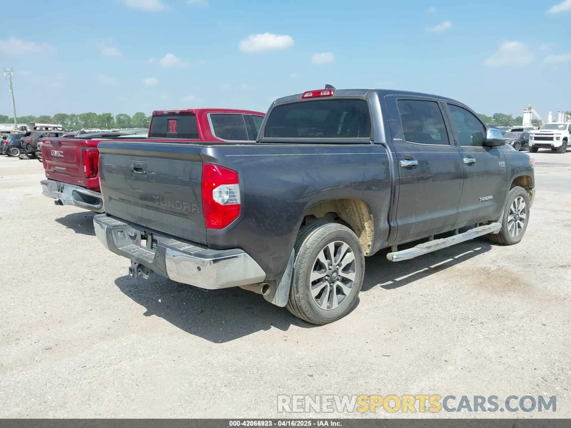4 Photograph of a damaged car 5TFHY5F19MX015327 TOYOTA TUNDRA 2021