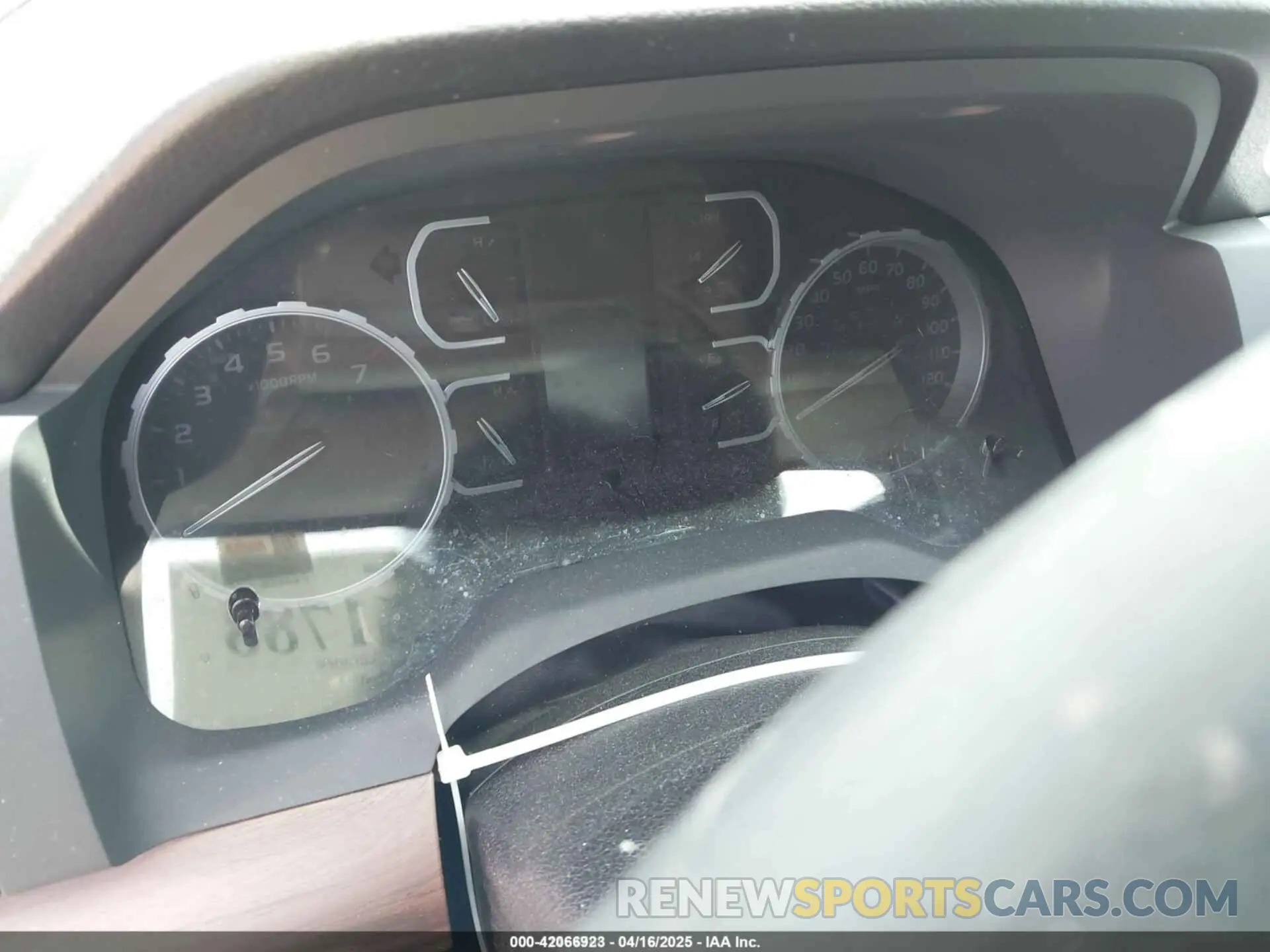 7 Photograph of a damaged car 5TFHY5F19MX015327 TOYOTA TUNDRA 2021