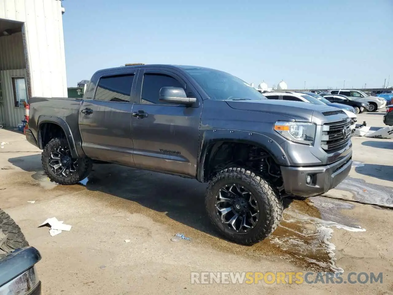 4 Photograph of a damaged car 5TFHY5F1XMX037353 TOYOTA TUNDRA 2021