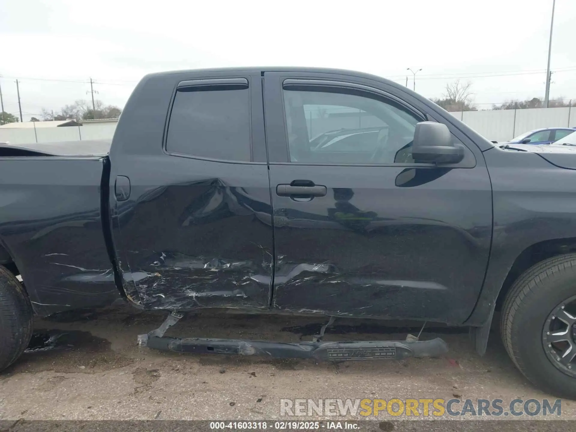 12 Photograph of a damaged car 5TFRY5F10MX278729 TOYOTA TUNDRA 2021