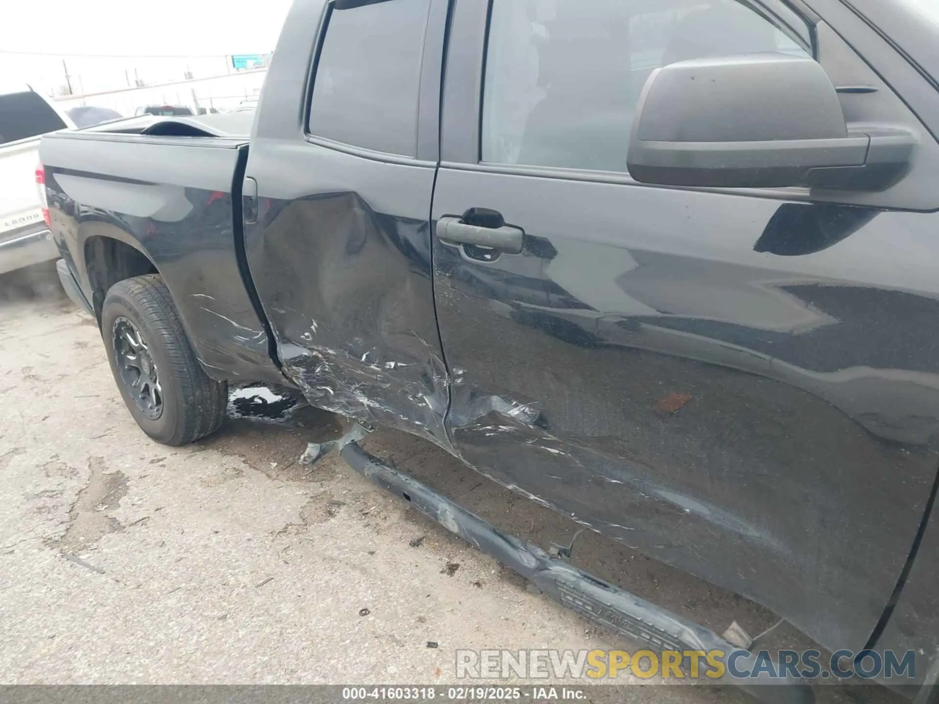 6 Photograph of a damaged car 5TFRY5F10MX278729 TOYOTA TUNDRA 2021