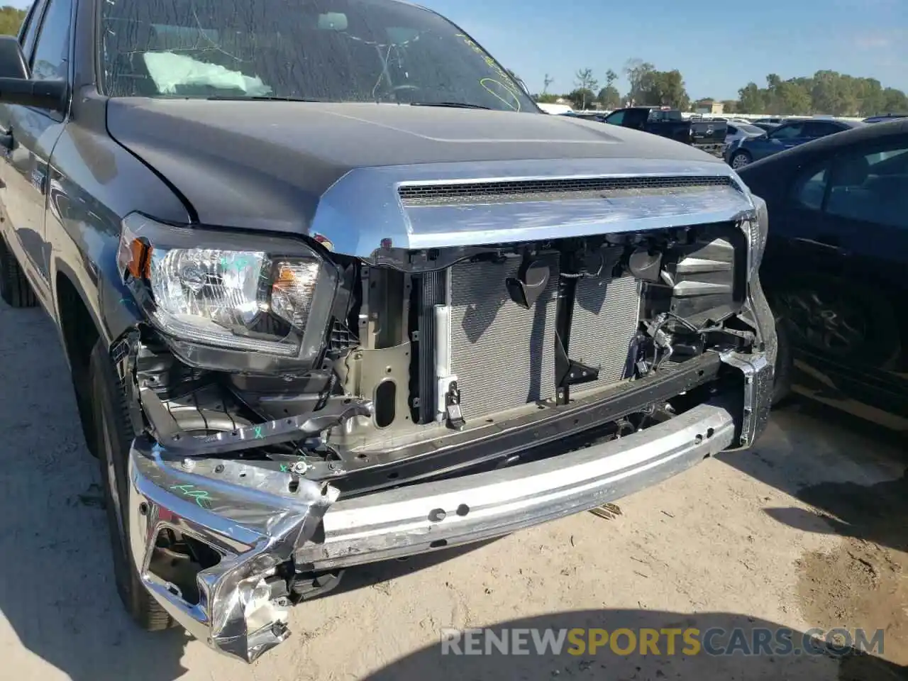 9 Photograph of a damaged car 5TFRY5F10MX293571 TOYOTA TUNDRA 2021