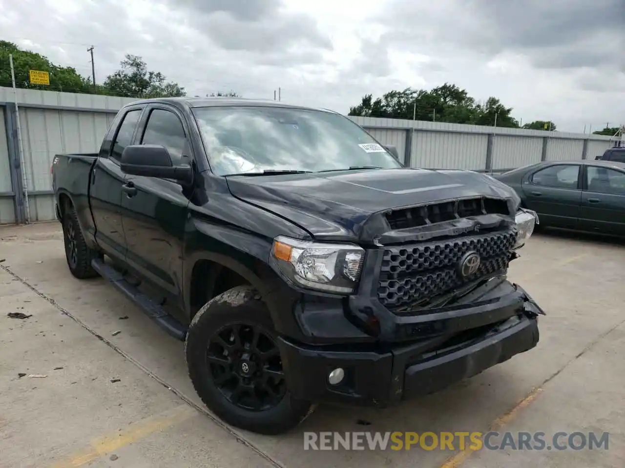 1 Photograph of a damaged car 5TFRY5F14MX276708 TOYOTA TUNDRA 2021