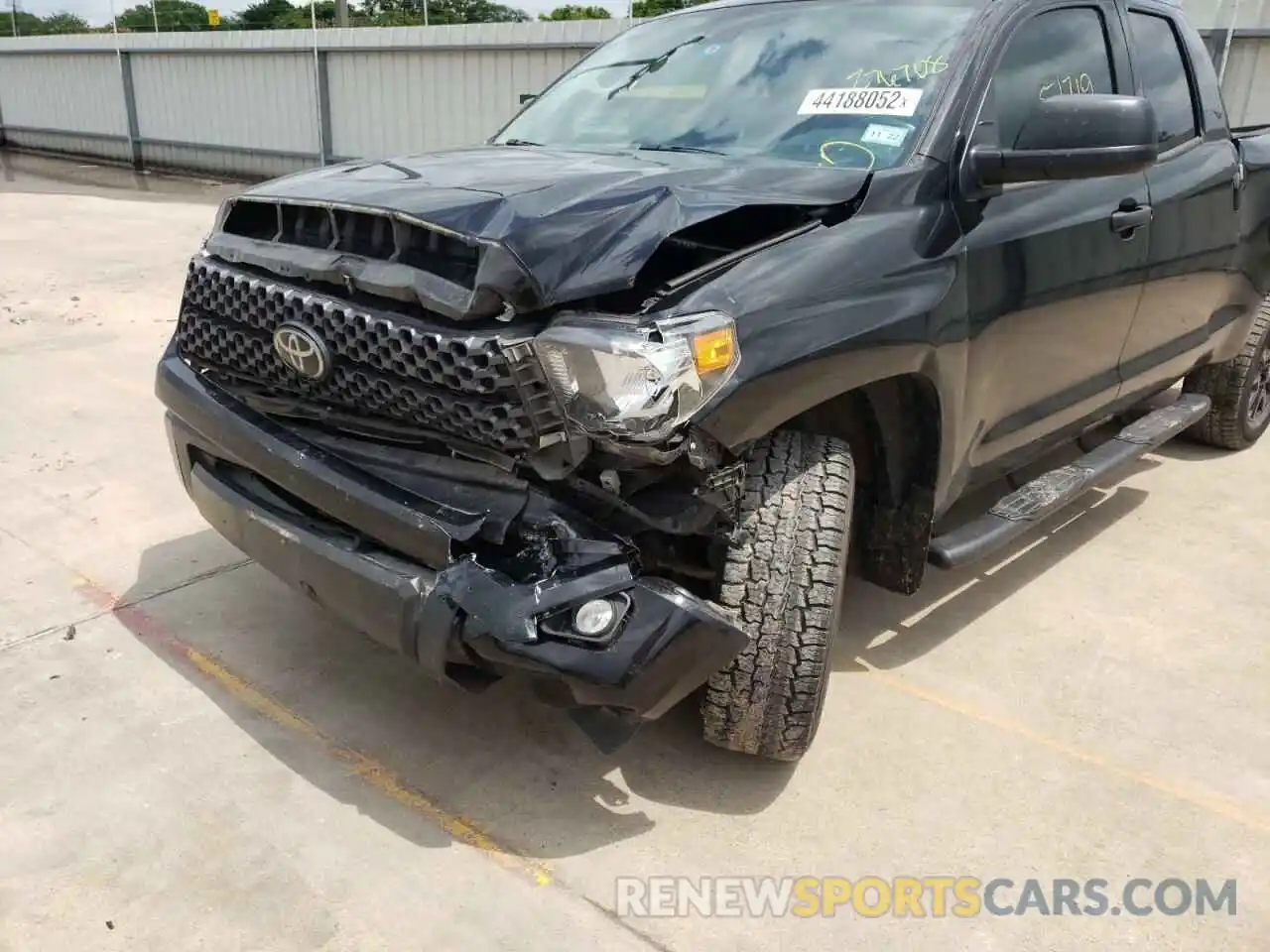 9 Photograph of a damaged car 5TFRY5F14MX276708 TOYOTA TUNDRA 2021