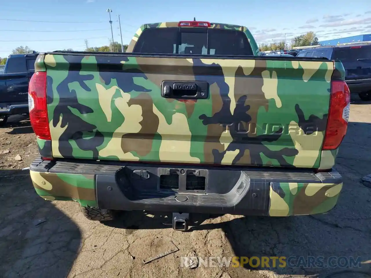 6 Photograph of a damaged car 5TFRY5F15MX292786 TOYOTA TUNDRA 2021