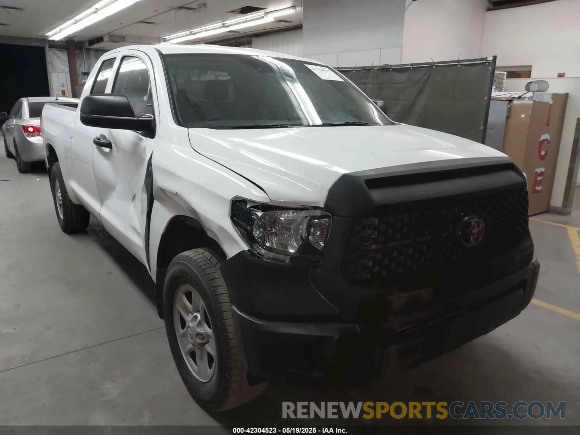 1 Photograph of a damaged car 5TFRY5F16MX289895 TOYOTA TUNDRA 2021