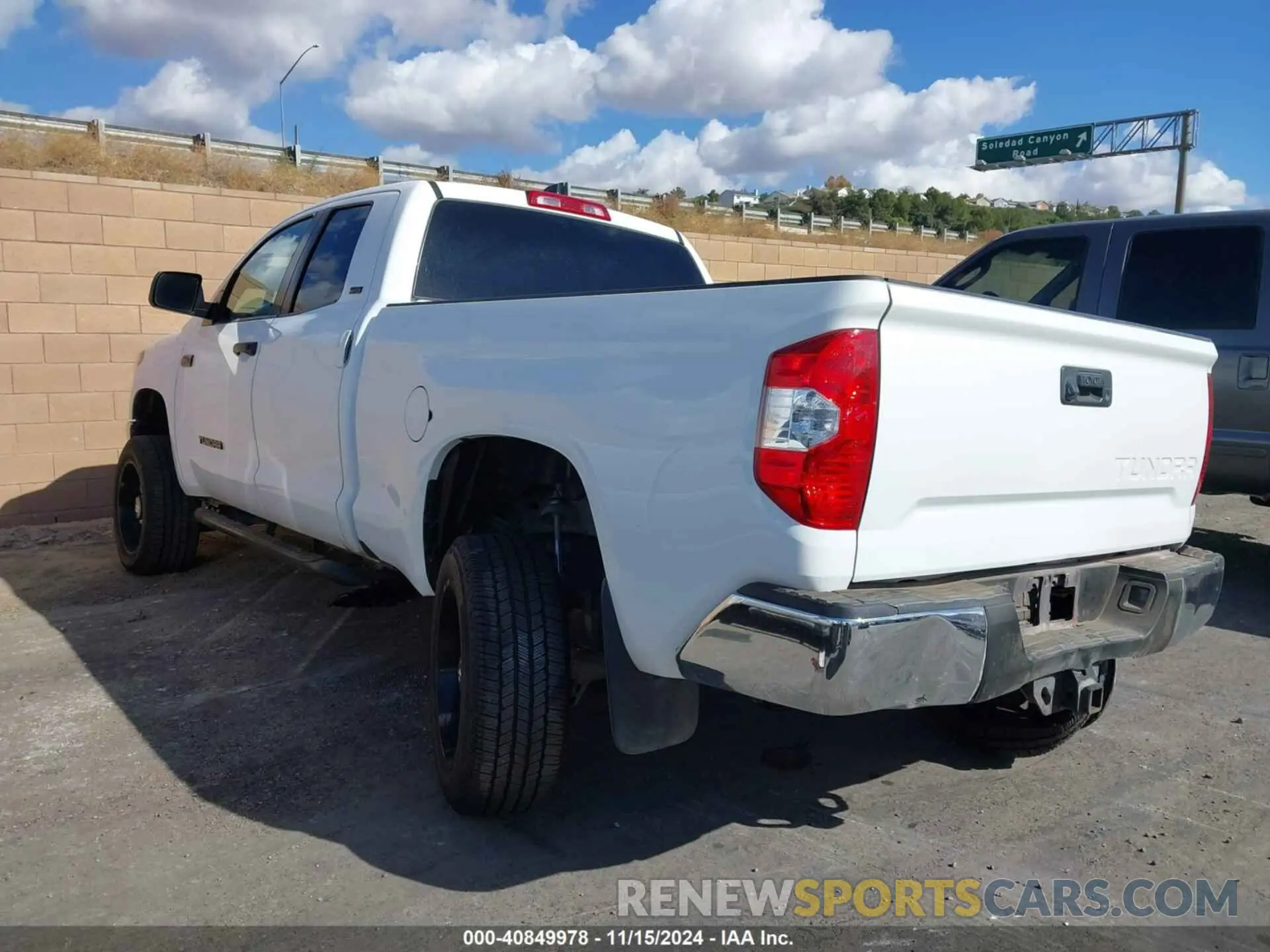 3 Photograph of a damaged car 5TFRY5F17MX279862 TOYOTA TUNDRA 2021