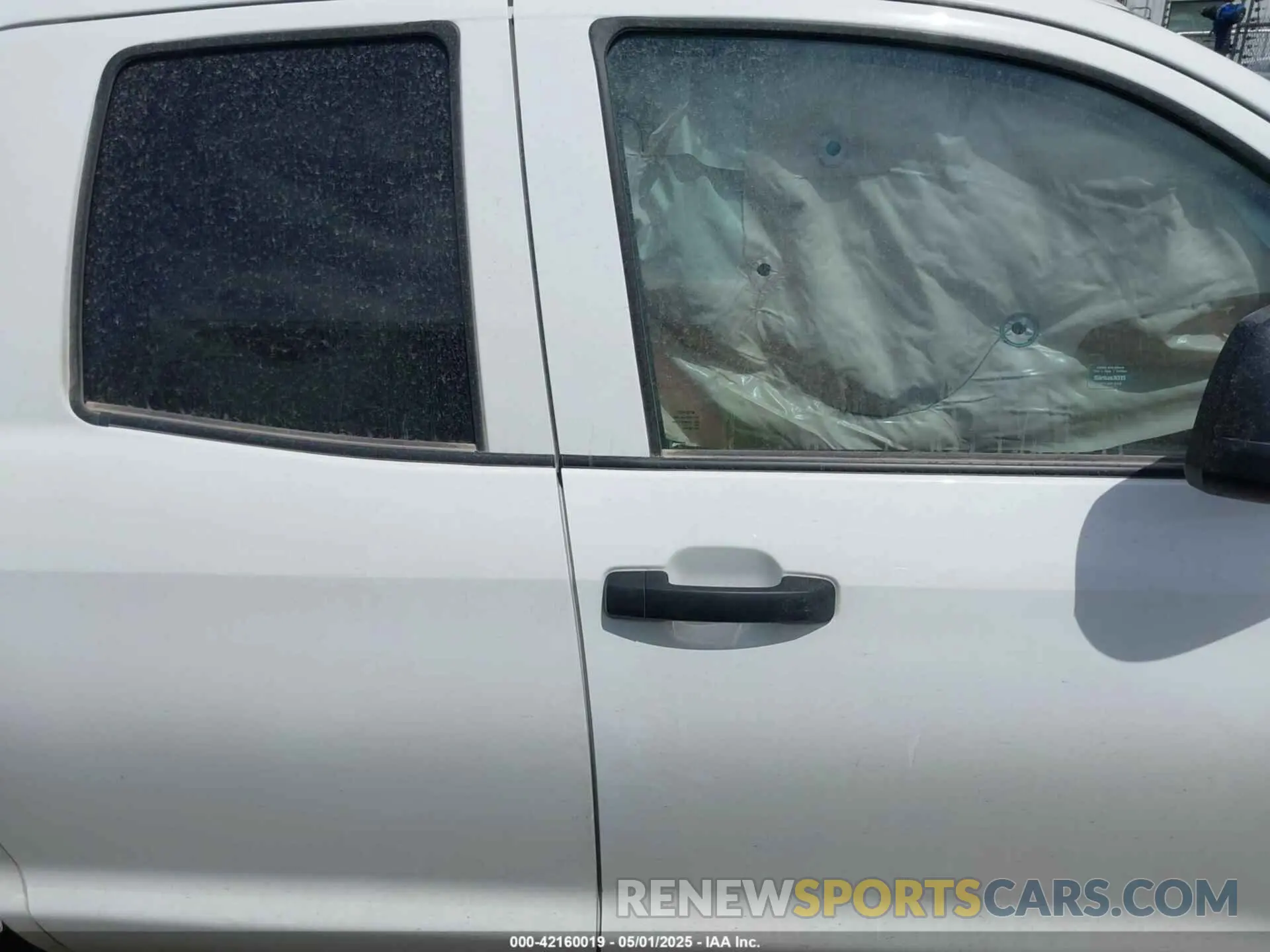 14 Photograph of a damaged car 5TFRY5F17MX282597 TOYOTA TUNDRA 2021