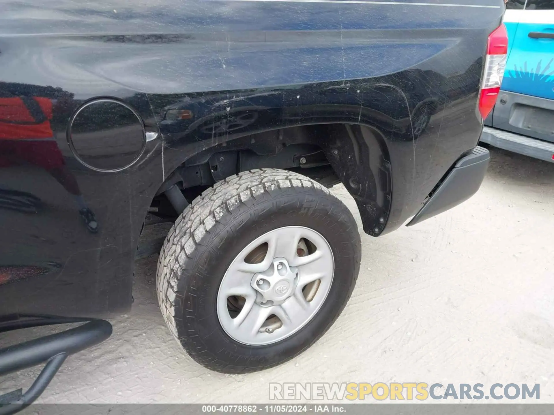 6 Photograph of a damaged car 5TFRY5F17MX290361 TOYOTA TUNDRA 2021