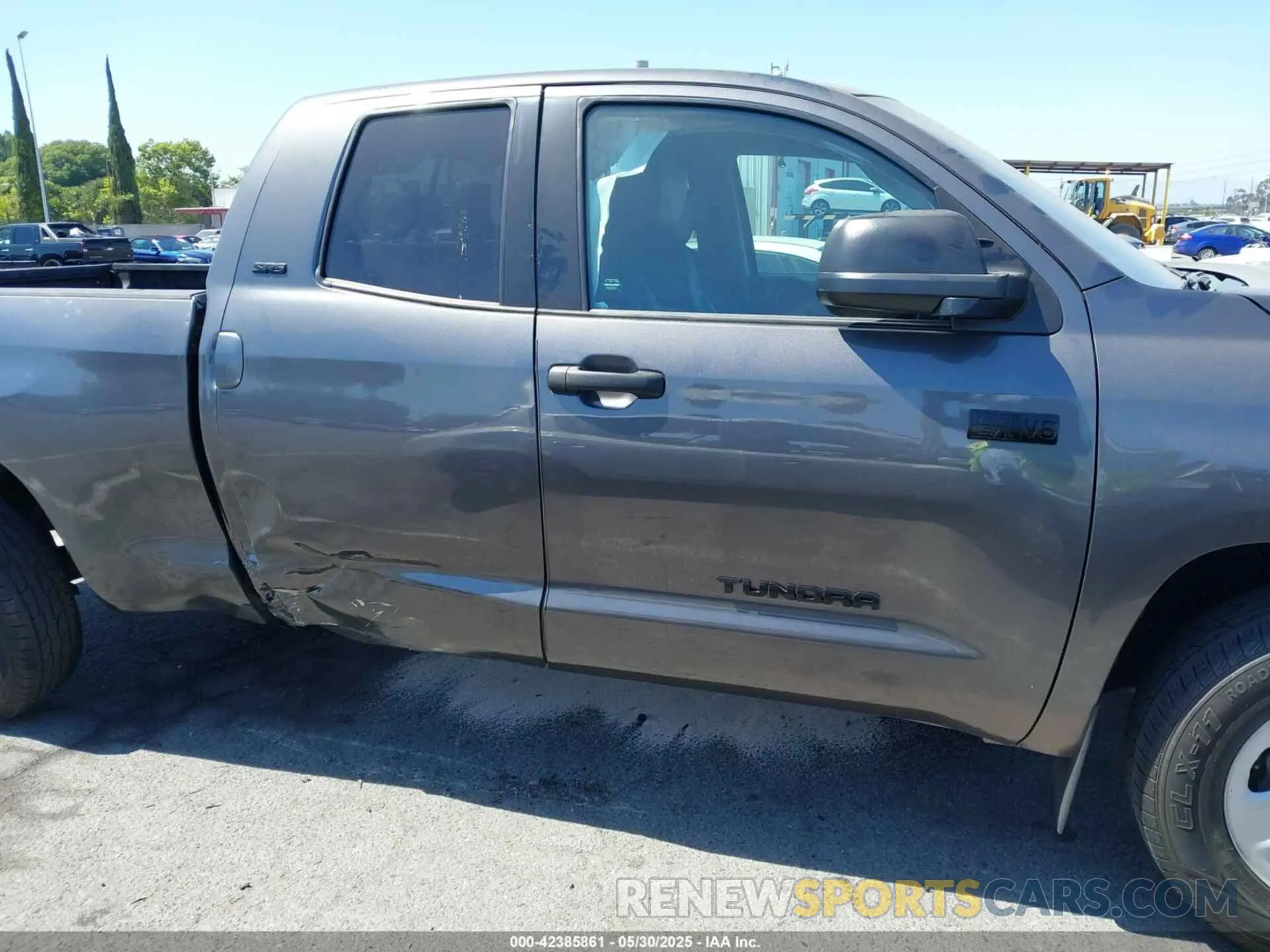 13 Photograph of a damaged car 5TFRY5F19MX284108 TOYOTA TUNDRA 2021