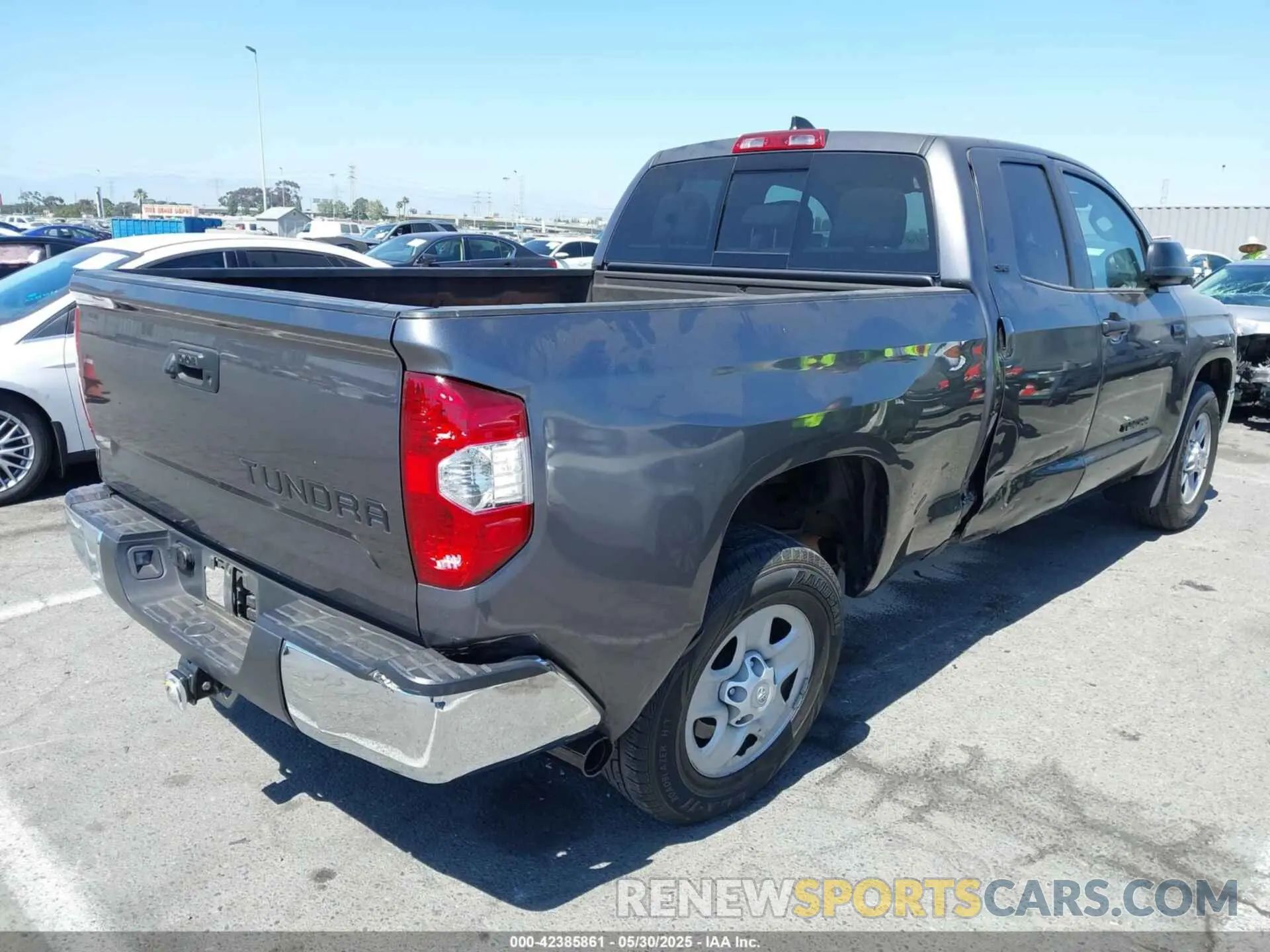4 Photograph of a damaged car 5TFRY5F19MX284108 TOYOTA TUNDRA 2021