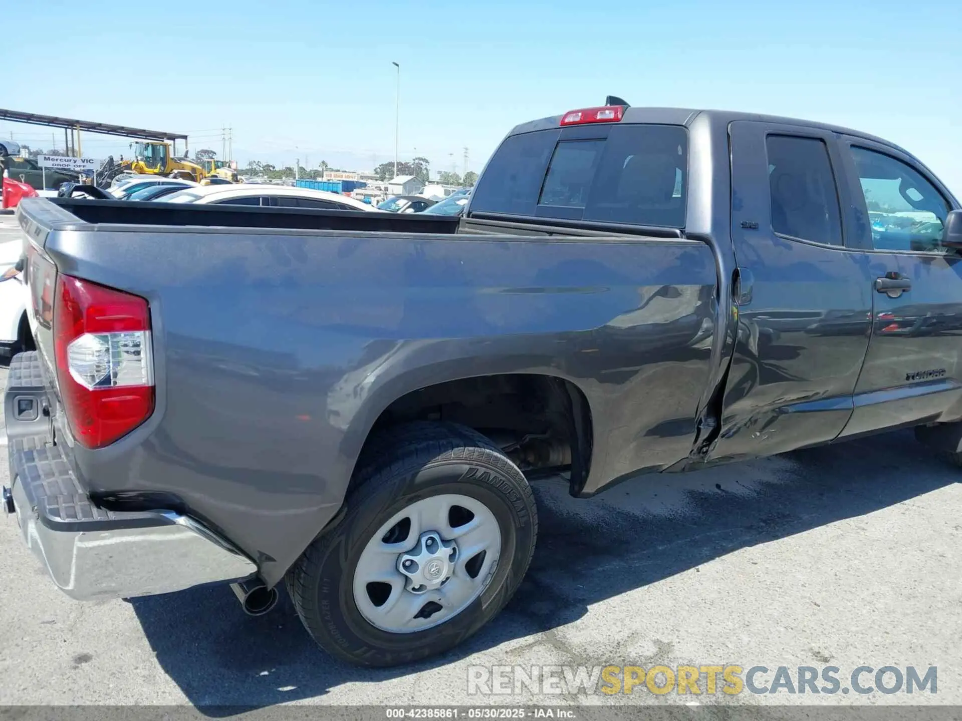 6 Photograph of a damaged car 5TFRY5F19MX284108 TOYOTA TUNDRA 2021