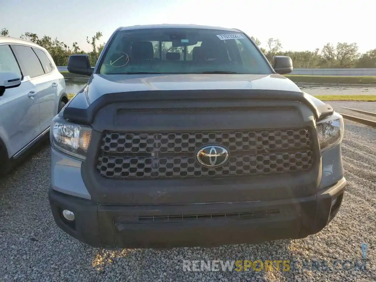 5 Photograph of a damaged car 5TFRY5F19MX293570 TOYOTA TUNDRA 2021