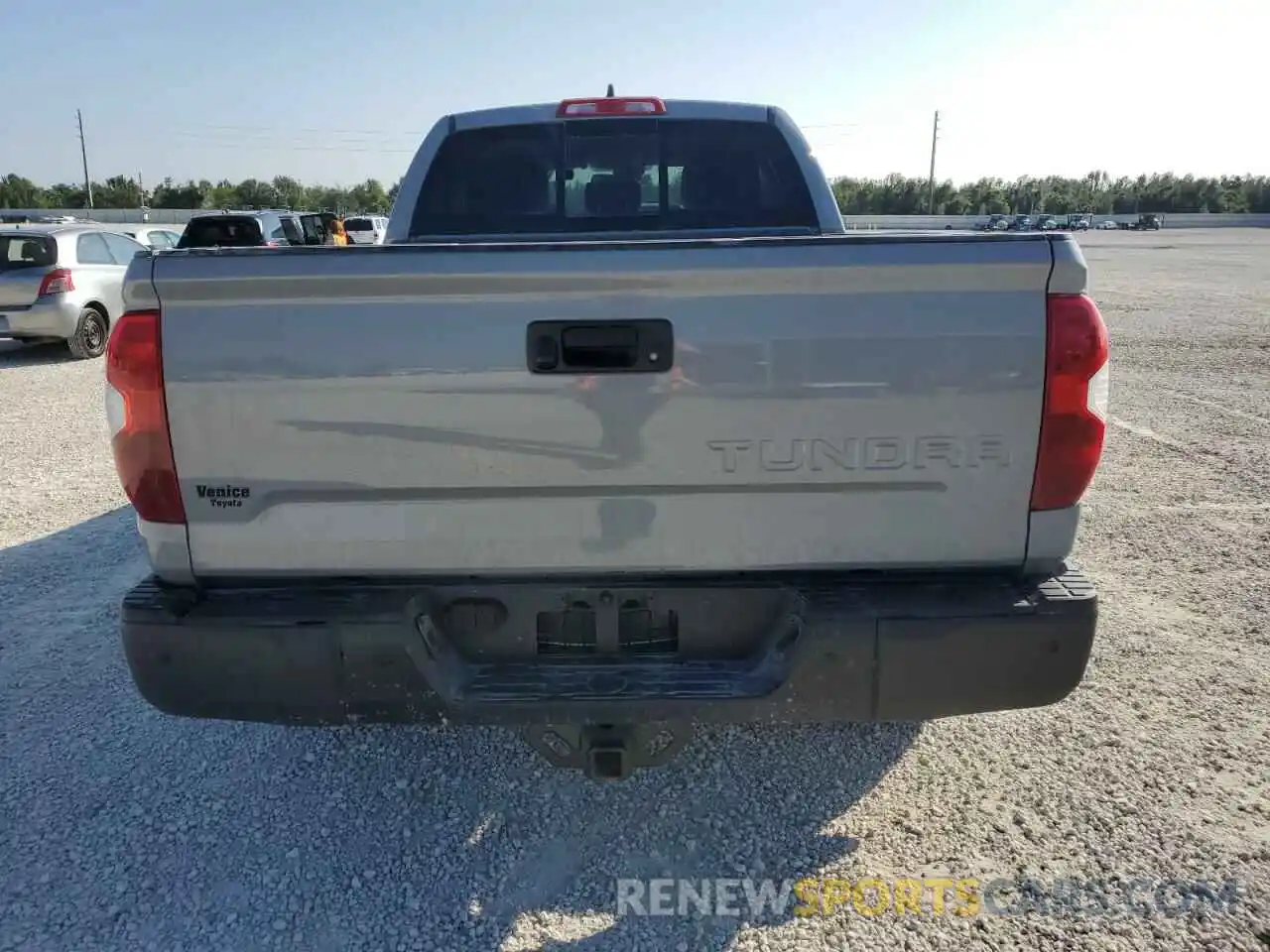 6 Photograph of a damaged car 5TFRY5F19MX293570 TOYOTA TUNDRA 2021