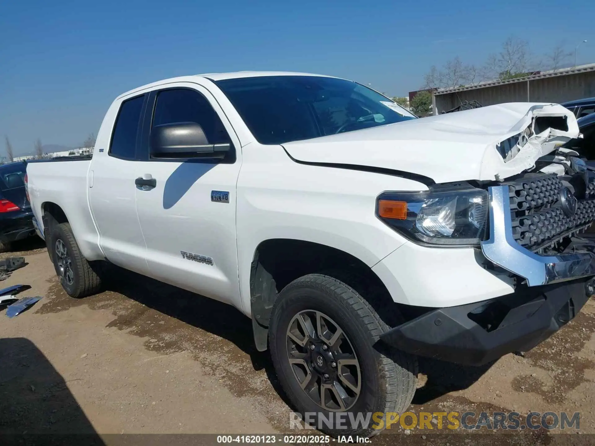 14 Photograph of a damaged car 5TFRY5F19MX293763 TOYOTA TUNDRA 2021