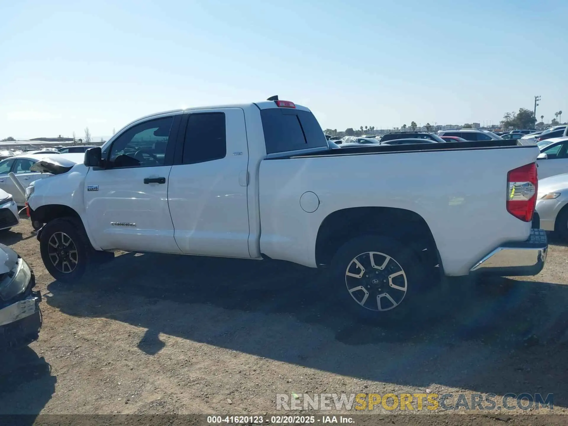 15 Photograph of a damaged car 5TFRY5F19MX293763 TOYOTA TUNDRA 2021