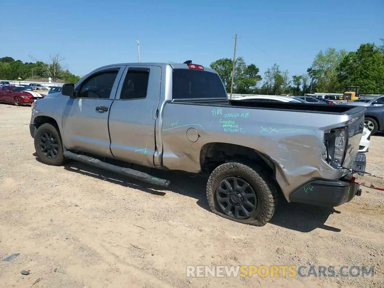 4 Photograph of a damaged car 5TFRY5F1XMX281184 TOYOTA TUNDRA 2021