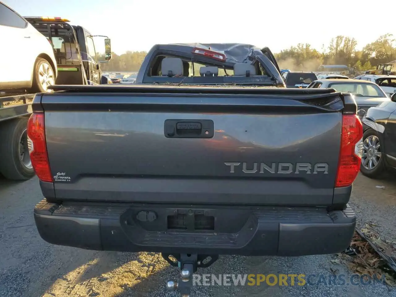 6 Photograph of a damaged car 5TFSY5F17MX295559 TOYOTA TUNDRA 2021