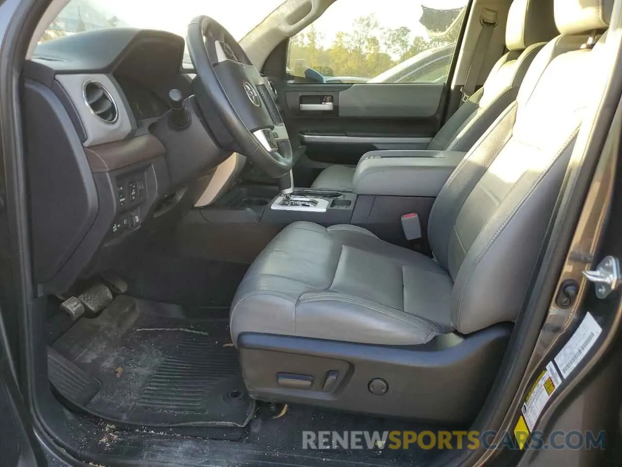 7 Photograph of a damaged car 5TFSY5F17MX295559 TOYOTA TUNDRA 2021