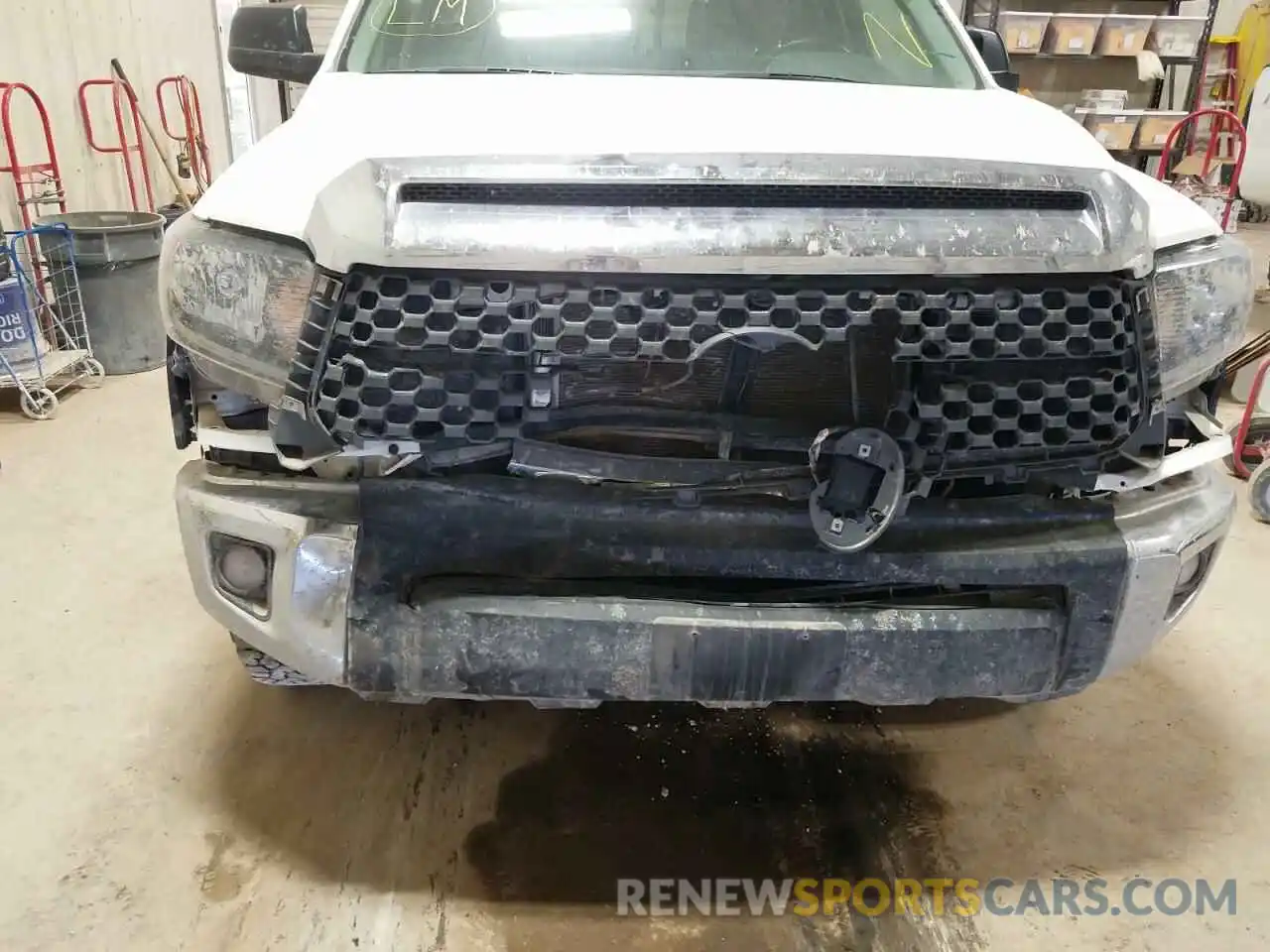 9 Photograph of a damaged car 5TFUY5F10MX979409 TOYOTA TUNDRA 2021