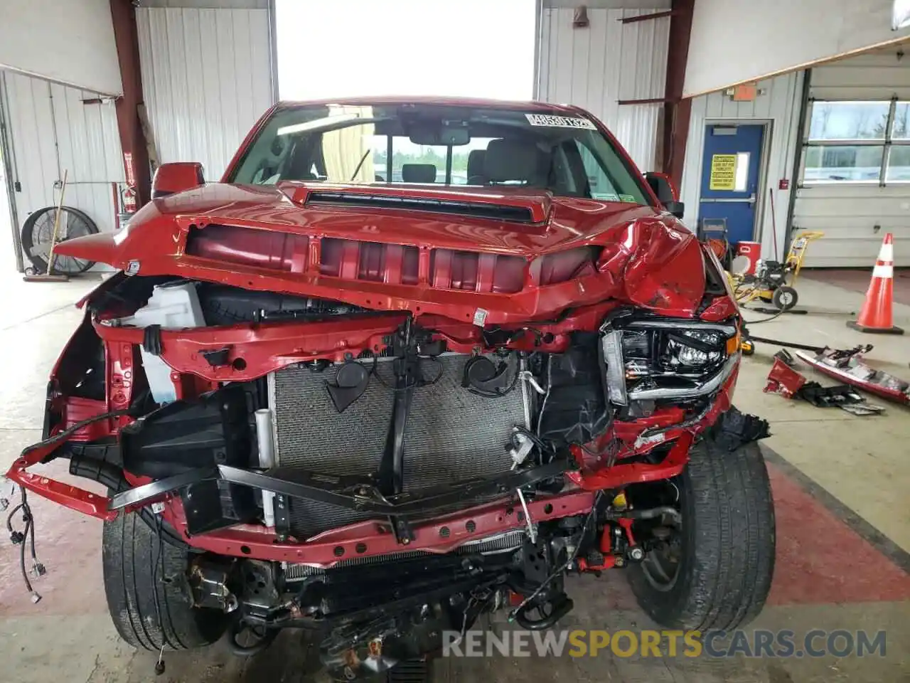 7 Photograph of a damaged car 5TFUY5F10MX983928 TOYOTA TUNDRA 2021