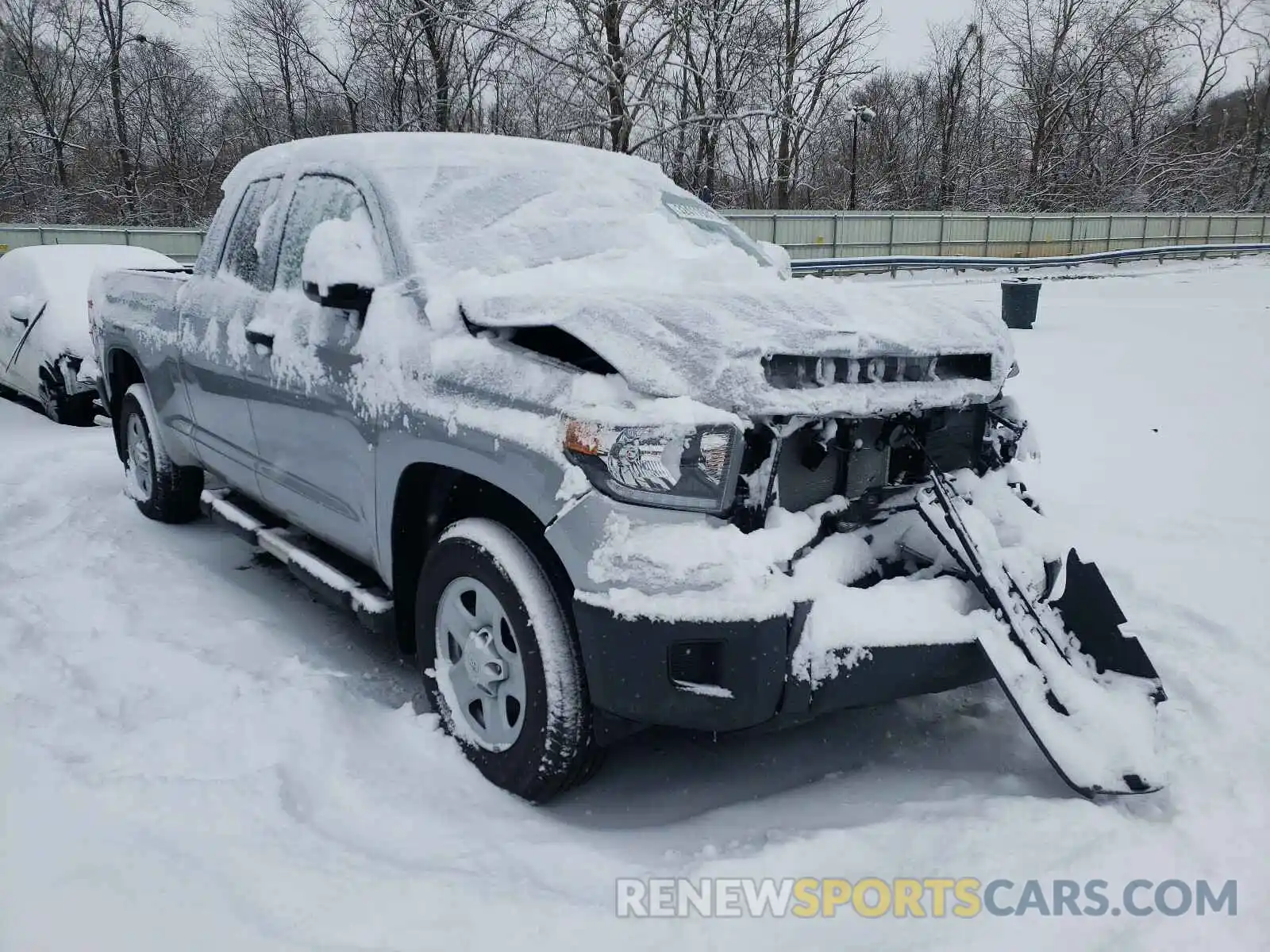 1 Photograph of a damaged car 5TFUY5F11MX963705 TOYOTA TUNDRA 2021