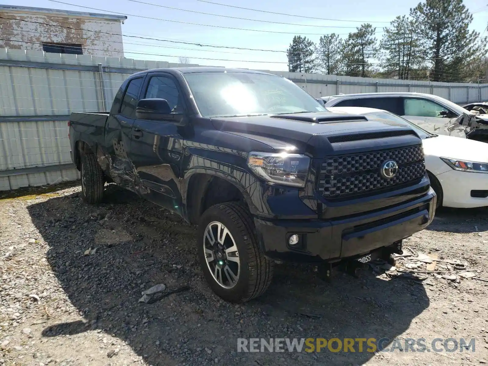 1 Photograph of a damaged car 5TFUY5F14MX966095 TOYOTA TUNDRA 2021