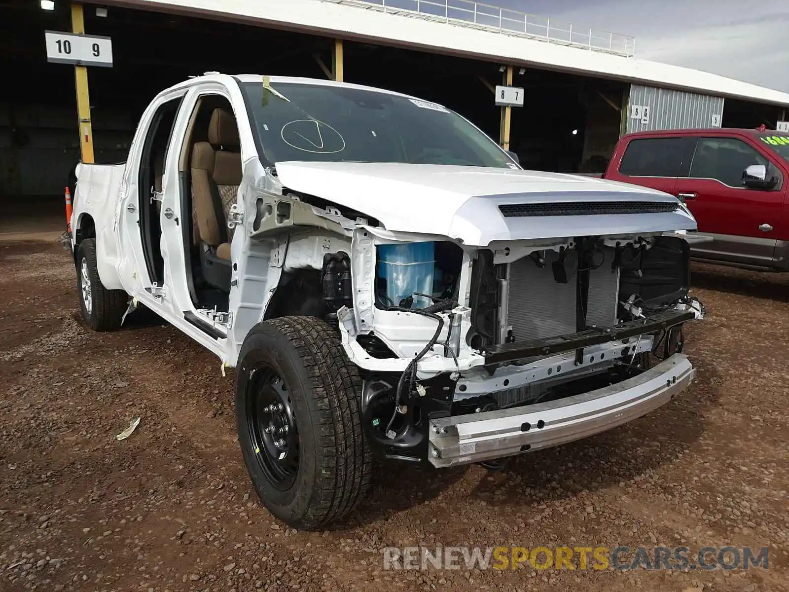 1 Photograph of a damaged car 5TFUY5F14MX975346 TOYOTA TUNDRA 2021