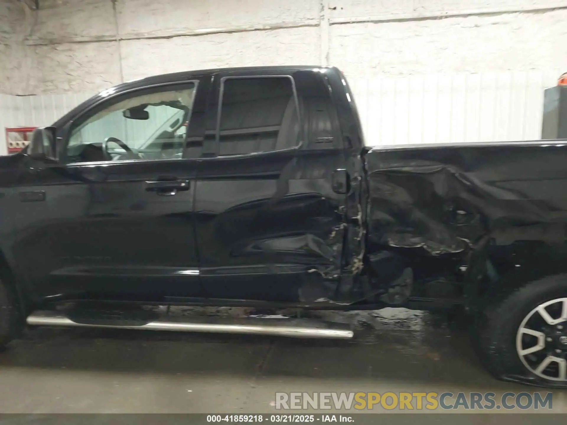 14 Photograph of a damaged car 5TFUY5F14MX976285 TOYOTA TUNDRA 2021