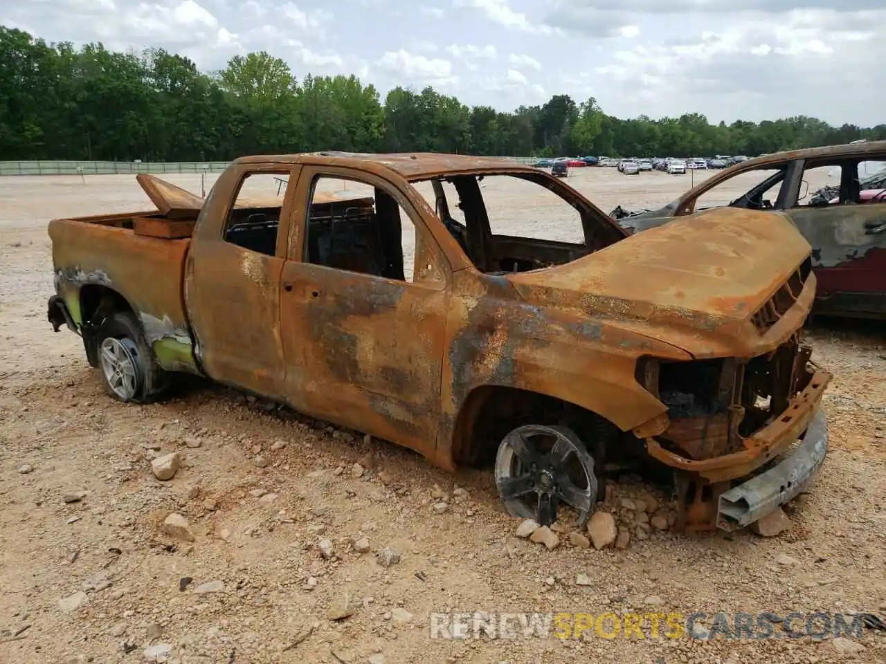 4 Photograph of a damaged car 5TFUY5F14MX998173 TOYOTA TUNDRA 2021