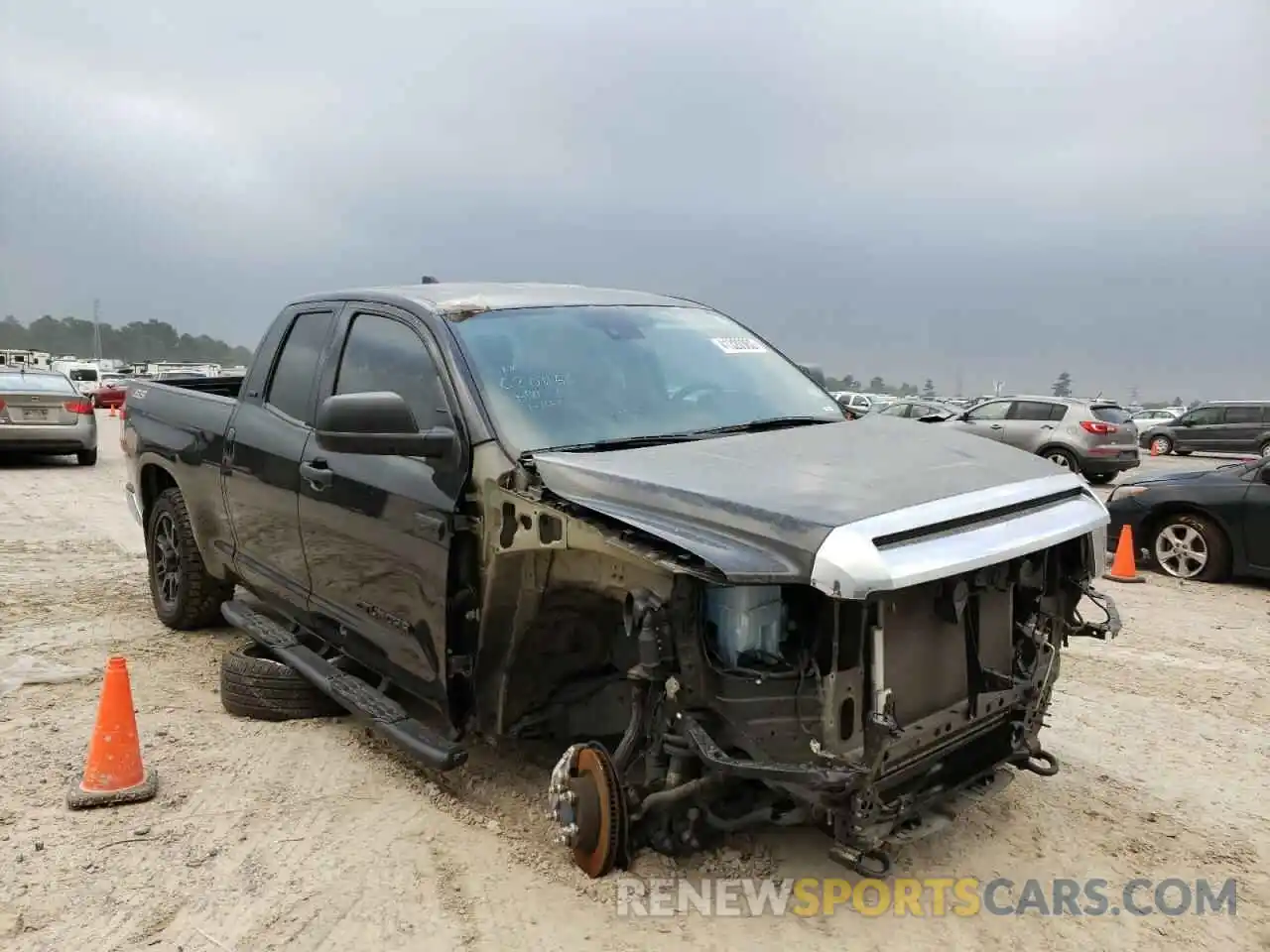 1 Photograph of a damaged car 5TFUY5F15MX956658 TOYOTA TUNDRA 2021