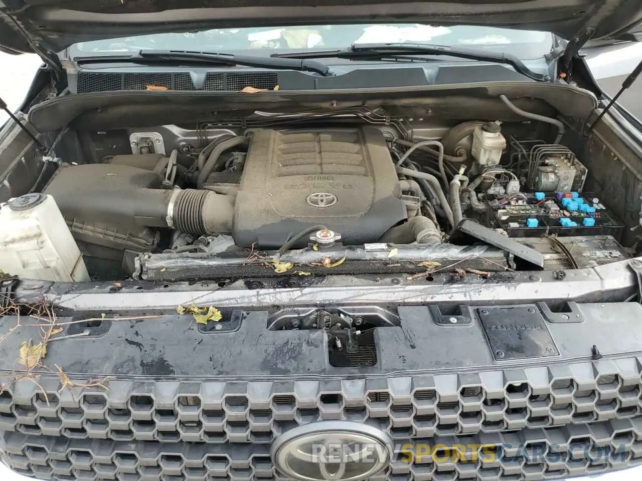 11 Photograph of a damaged car 5TFUY5F15MX957552 TOYOTA TUNDRA 2021