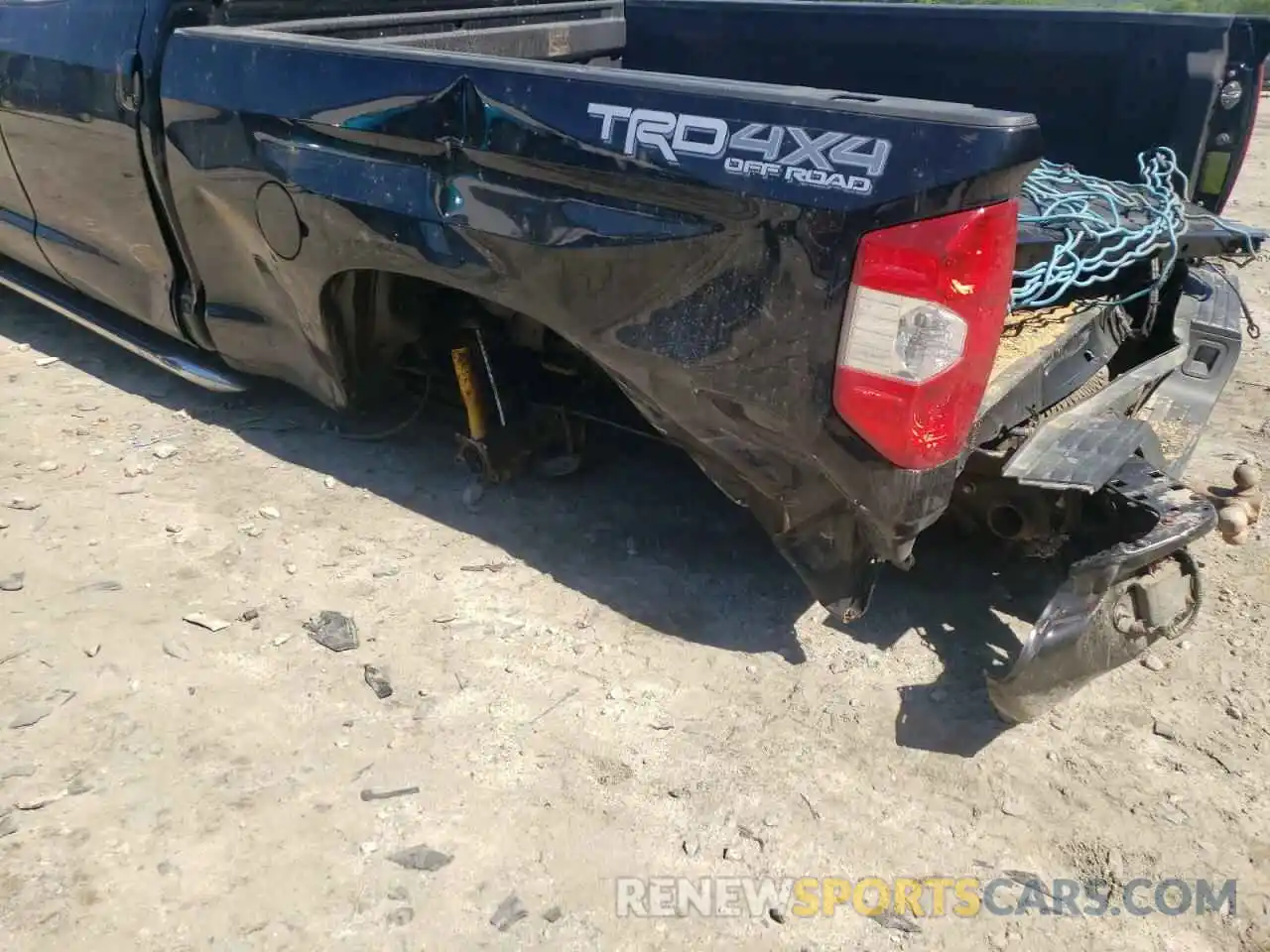 9 Photograph of a damaged car 5TFUY5F15MX966462 TOYOTA TUNDRA 2021