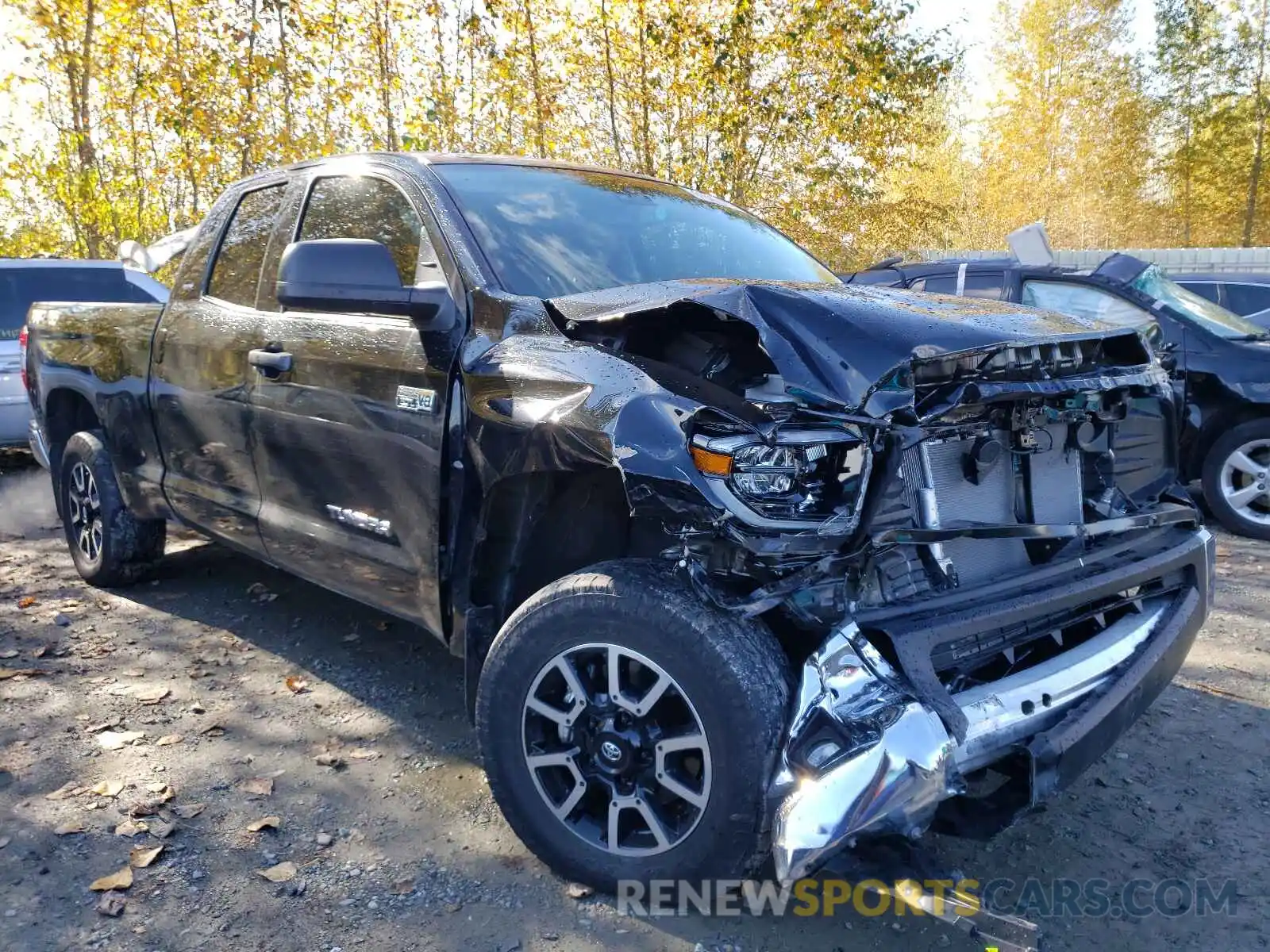 1 Photograph of a damaged car 5TFUY5F15MX978918 TOYOTA TUNDRA 2021