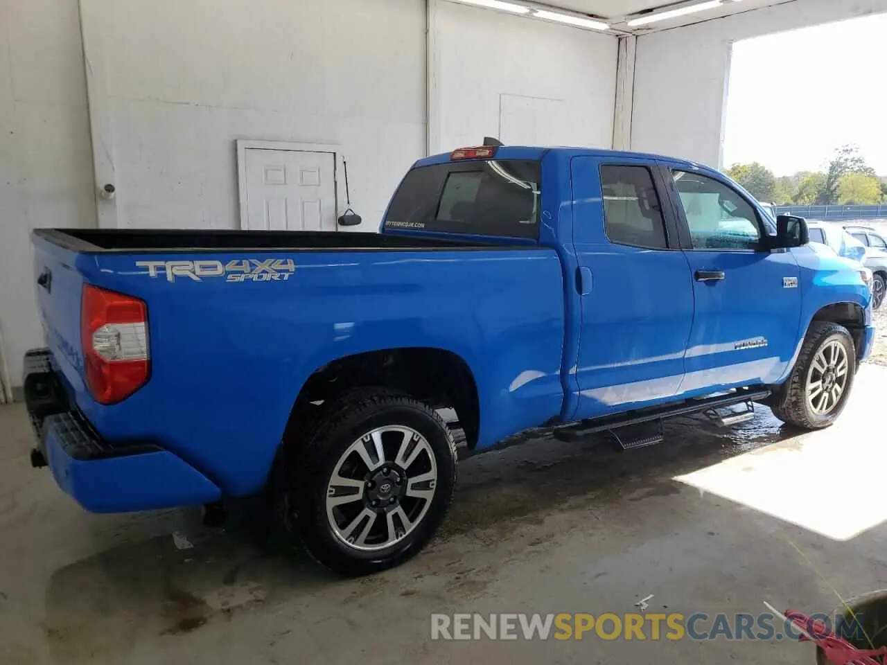 3 Photograph of a damaged car 5TFUY5F16MX026462 TOYOTA TUNDRA 2021