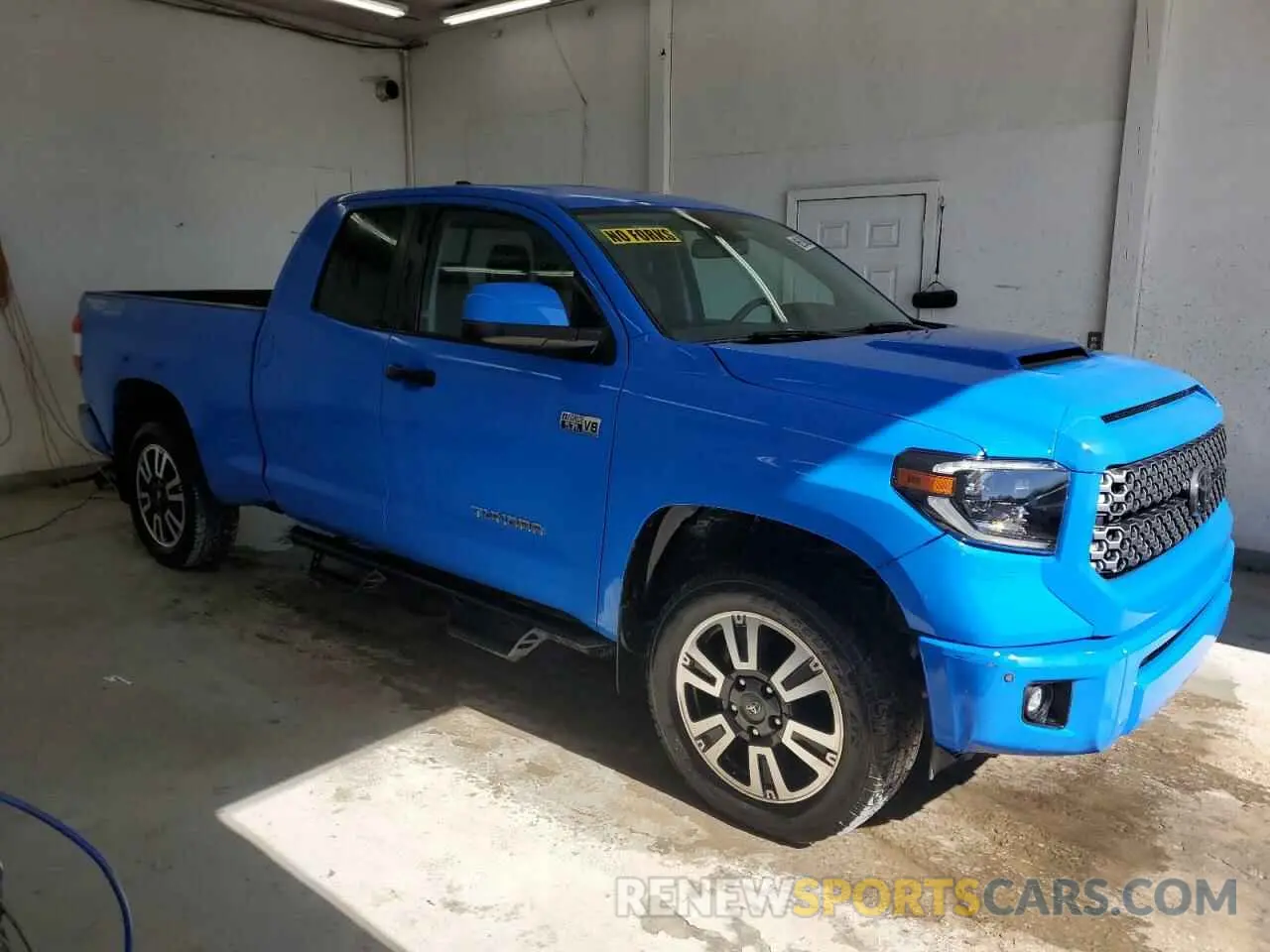 4 Photograph of a damaged car 5TFUY5F16MX026462 TOYOTA TUNDRA 2021