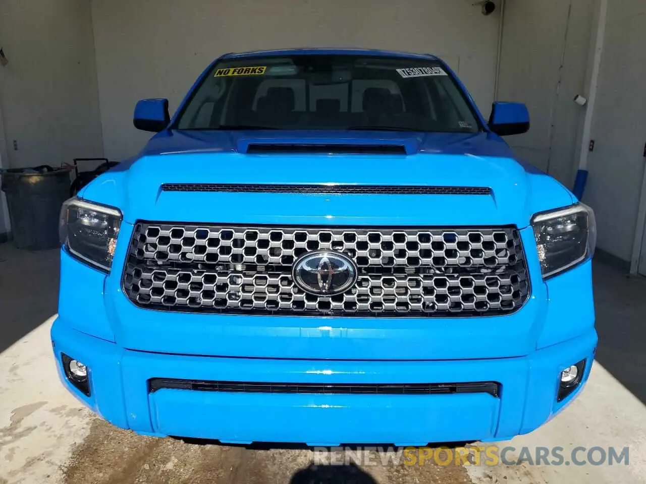 5 Photograph of a damaged car 5TFUY5F16MX026462 TOYOTA TUNDRA 2021