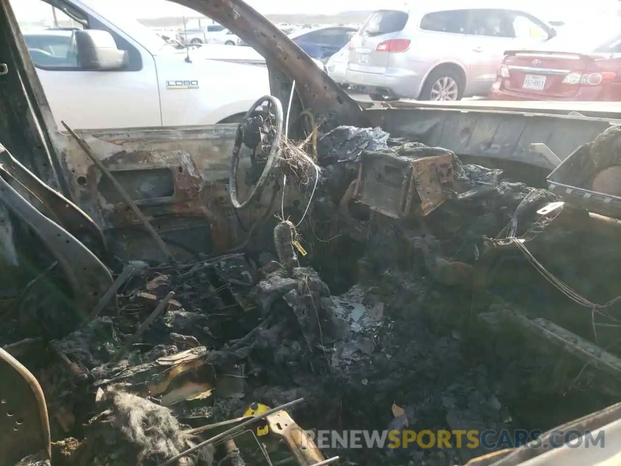 5 Photograph of a damaged car 5TFUY5F17MX015325 TOYOTA TUNDRA 2021