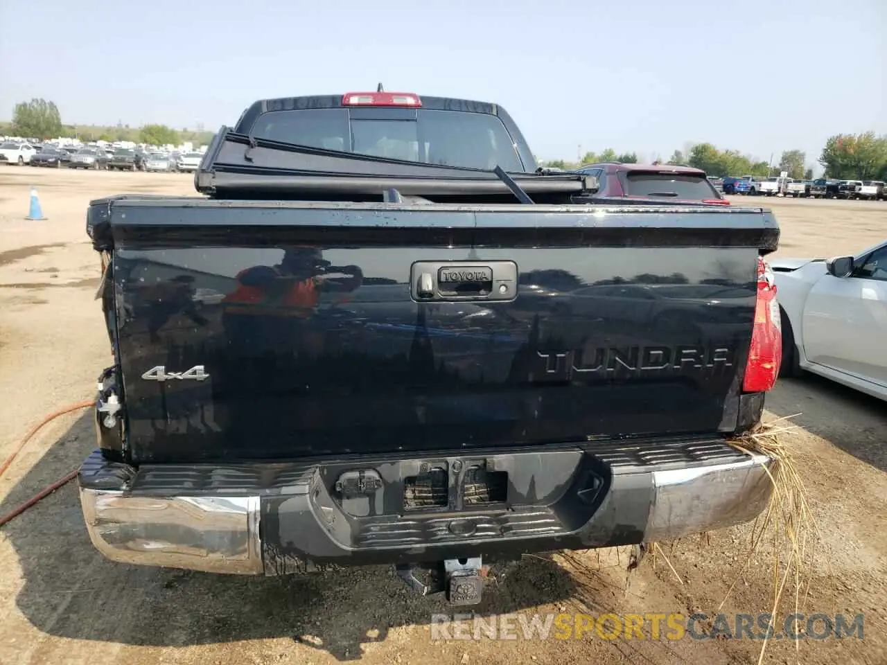 6 Photograph of a damaged car 5TFUY5F17MX027846 TOYOTA TUNDRA 2021
