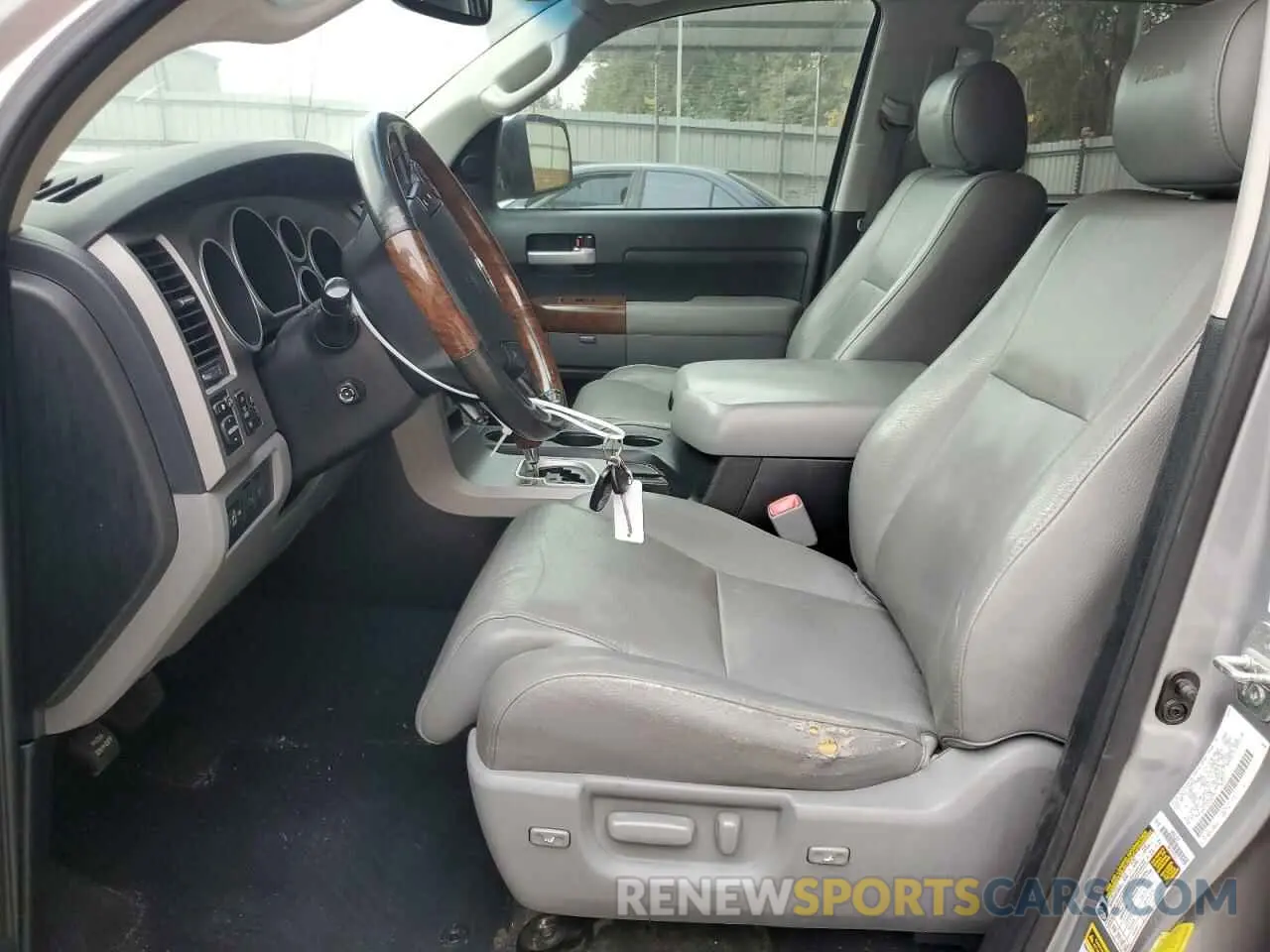 7 Photograph of a damaged car 5TFHW5F11DX286338 TOYOTA TUNDRA 2022