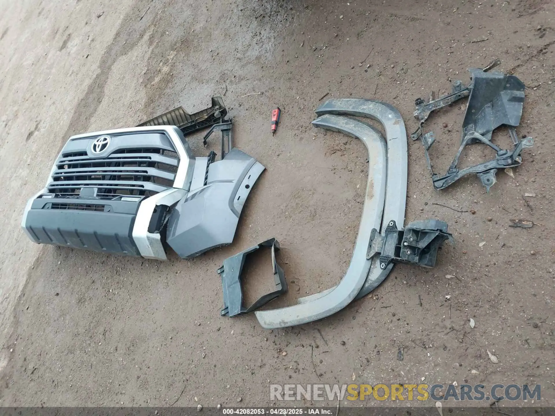 12 Photograph of a damaged car 5TFJA5AB2NX017802 TOYOTA TUNDRA 2022